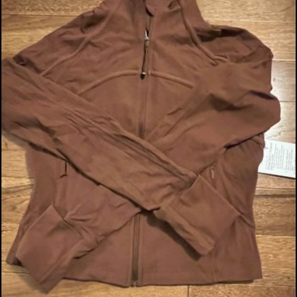 Lululemon align cropped jacket in brown color. Size 12 - Picture 2 of 3